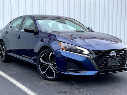 Used 2024 Nissan Altima 2.5 SR AWD/4WD image 2
