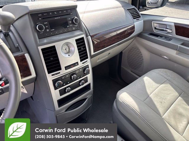 Used 2010 Chrysler Town & Country Touring FWD image 21