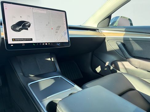 Used 2021 Tesla Model 3 Standard Range Plus RWD image 36