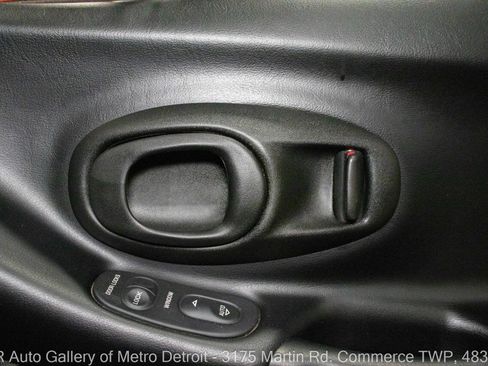 Used 2000 Chevrolet Corvette Coupe image 34