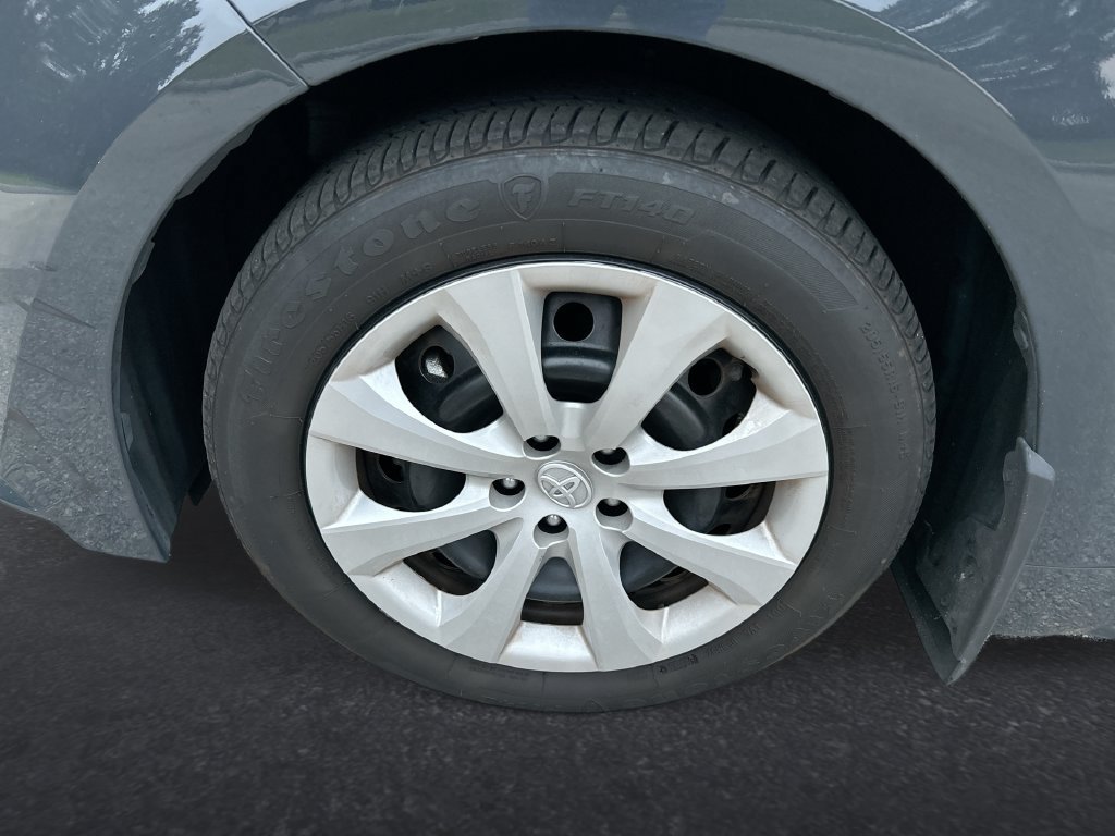 Used 2025 Toyota Corolla LE FWD image 10