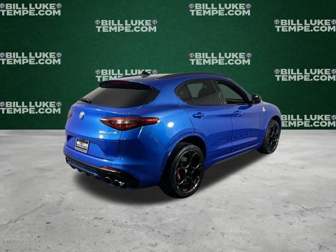 Used 2023 Alfa Romeo Stelvio Quadrifoglio image 8