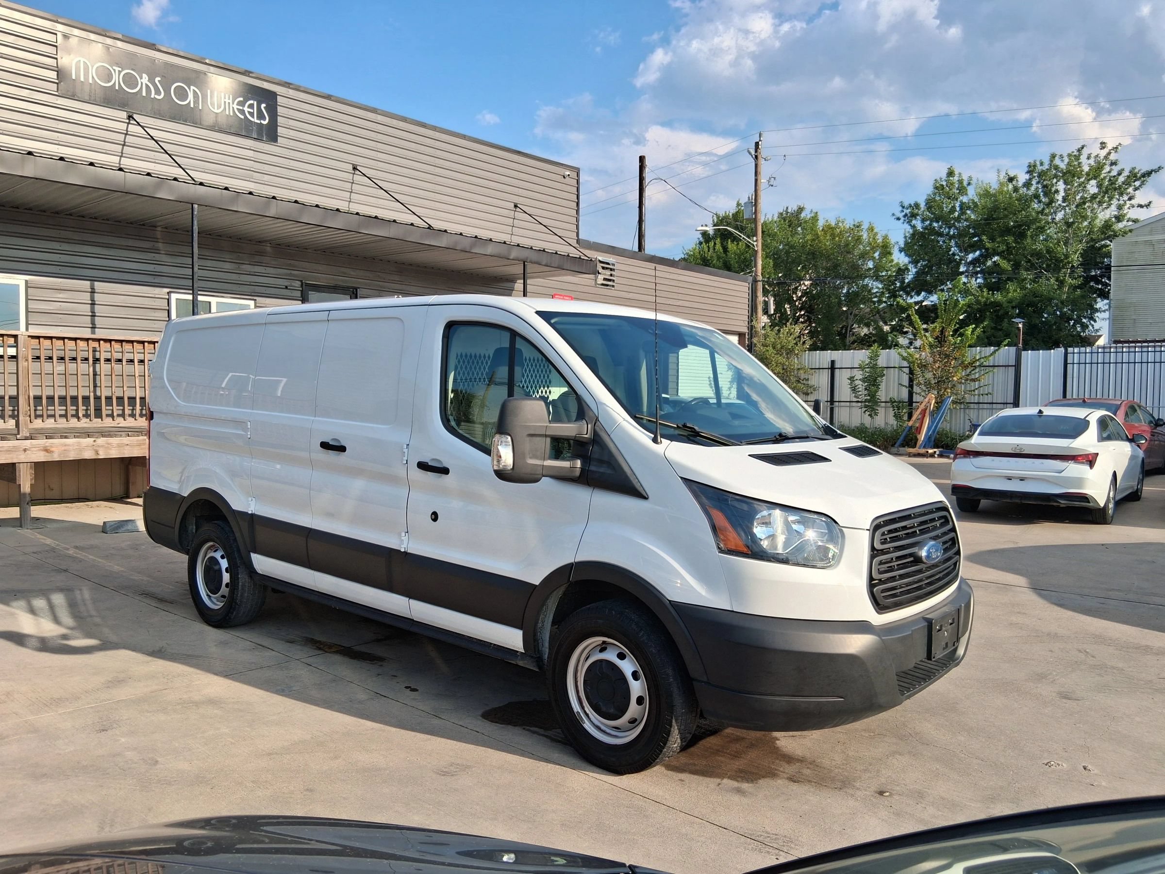 Used 2019 Ford Transit 250 130 Low Roof RWD image 13