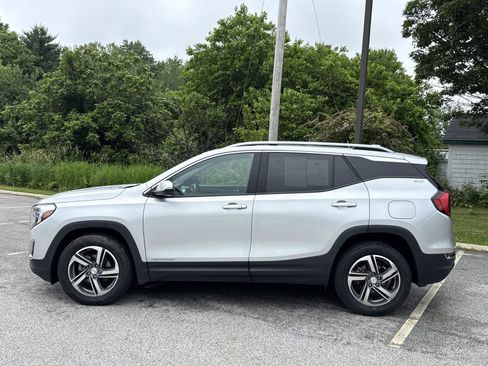 Used 2021 GMC Terrain SLT w/ Infotainment Package II AWD/4WD image 8