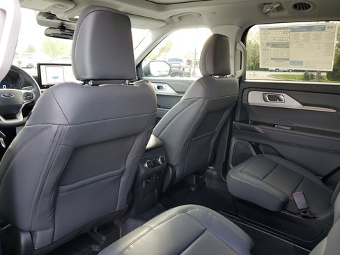 New 2025 Ford Explorer Active w/ Active Comfort Package image 11