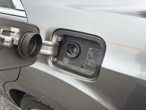 Used 2011 Chrysler 300 C image 41