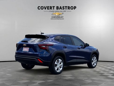 Used 2024 Chevrolet Trax LS w/ Driver Confidence Package FWD image 8