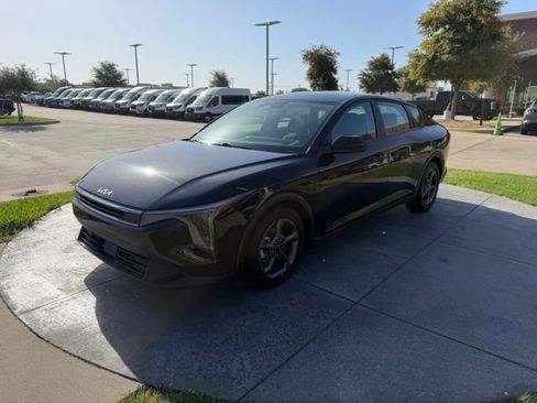 Used 2025 Kia K4 FWD image 3