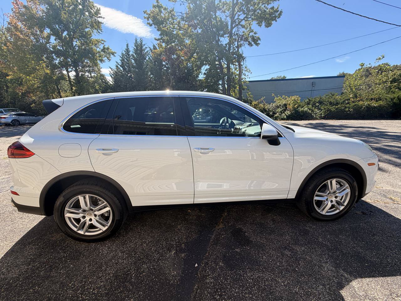 Used 2016 Porsche Cayenne w/ Premium Package AWD/4WD image 9