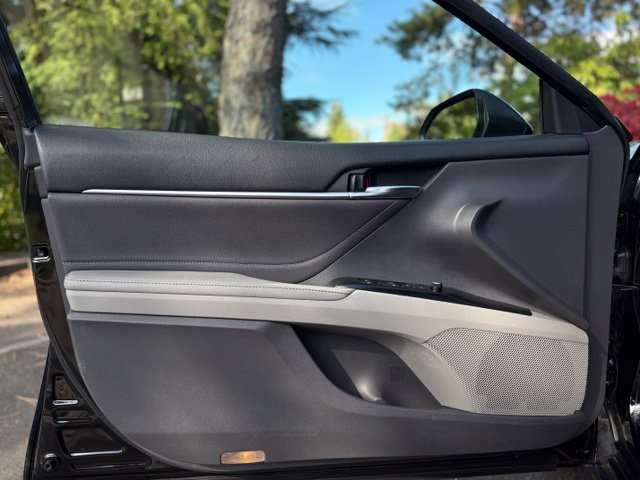 Used 2018 Toyota Camry XSE FWD image 11