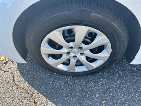 Used 2025 Toyota Corolla LE image 23