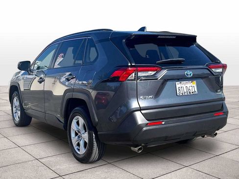 Used 2021 Toyota RAV4 LE AWD/4WD image 14