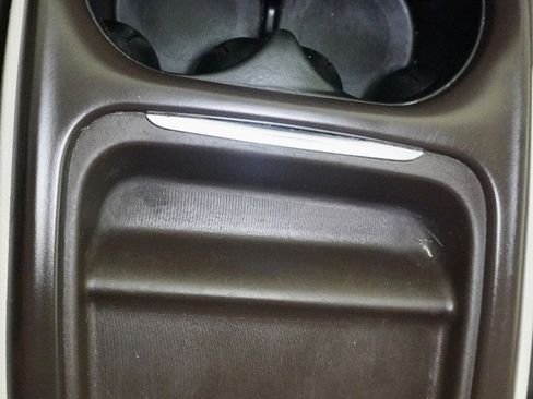 Used 2018 Chrysler Pacifica Touring-L image 29