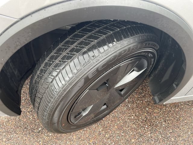 Used 2026 Toyota Prius LE FWD image 10