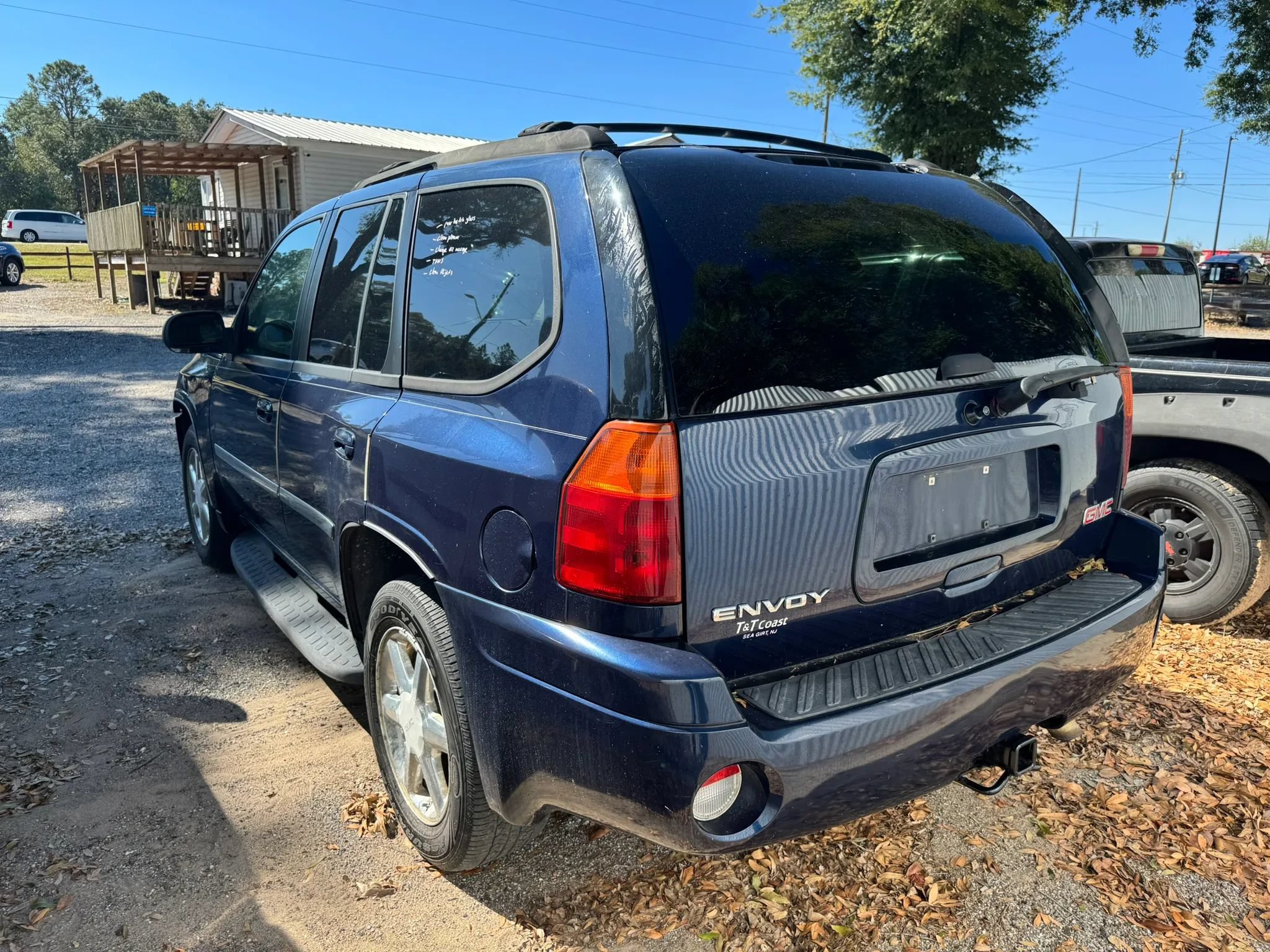 Used 2007 GMC Envoy SLT AWD/4WD image 2