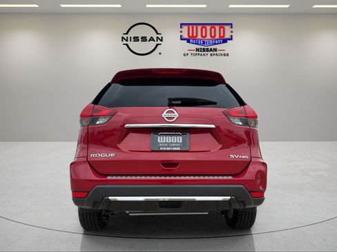 Used 2017 Nissan Rogue SV w/ SV Premium Package AWD/4WD image 3