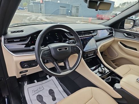 Used 2022 Jeep Grand Cherokee Limited 4xe w/ Luxury Tech Group II image 20