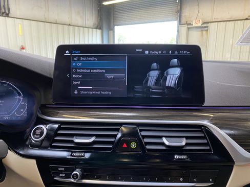 Used 2023 BMW 530e w/ Premium Package image 42