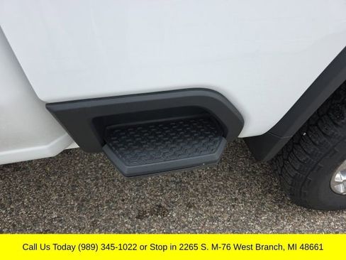 Used 2024 Chevrolet Silverado 2500 LTZ w/ LTZ Convenience Package AWD/4WD image 39
