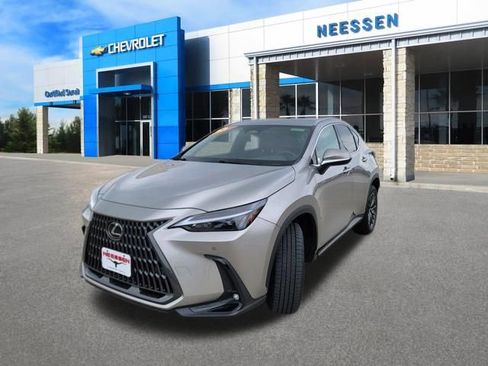 Used 2025 Lexus NX 250 FWD w/ Accessory Package (2T) image 3