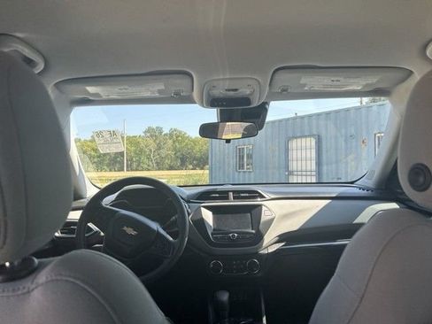 Used 2021 Chevrolet TrailBlazer LS FWD image 10