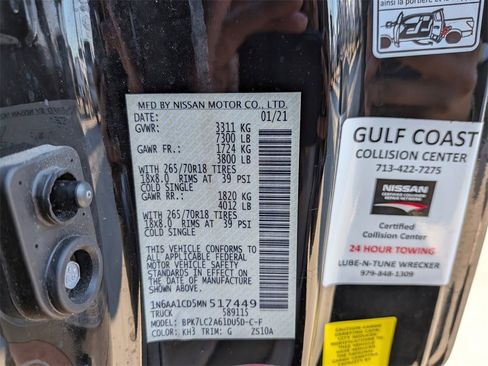 Used 2021 Nissan Titan SV w/ SV Convenience Package image 29