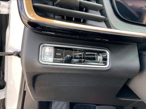 Used 2025 Buick Envision Avenir AWD/4WD image 15