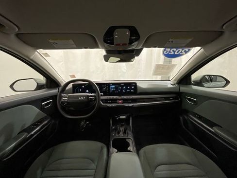 Used 2025 Kia K4 EX FWD image 16