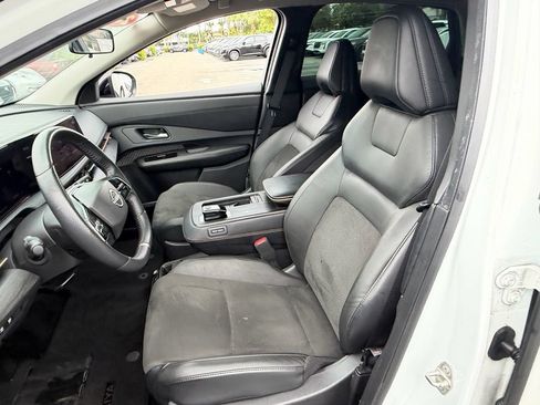 Used 2023 Nissan Ariya FWD image 10