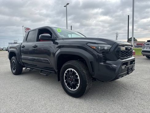 Used 2024 Toyota Tacoma TRD Off-Road AWD/4WD image 8