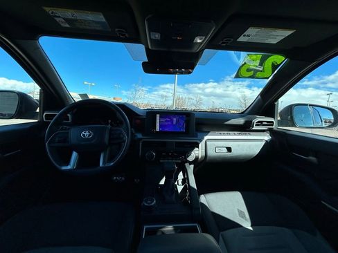 Used 2025 Toyota Tacoma TRD Sport image 9