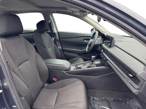 Used 2025 Honda Accord SE image 15