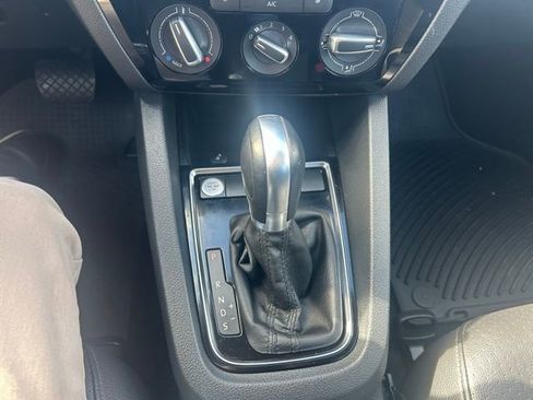 Used 2016 Volkswagen Jetta SEL image 22