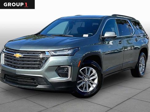 Used 2022 Chevrolet Traverse LT FWD image 1