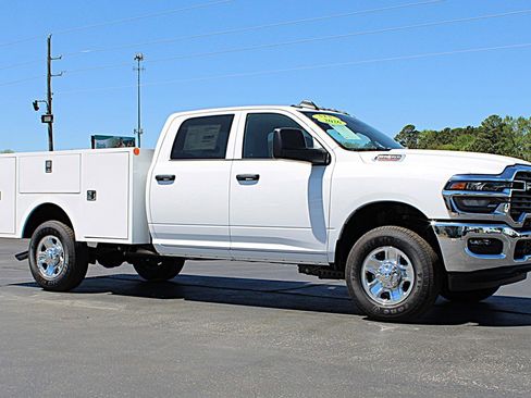Used 2026 RAM 3500 Tradesman w/ Chrome Appearance Group A AWD/4WD image 2