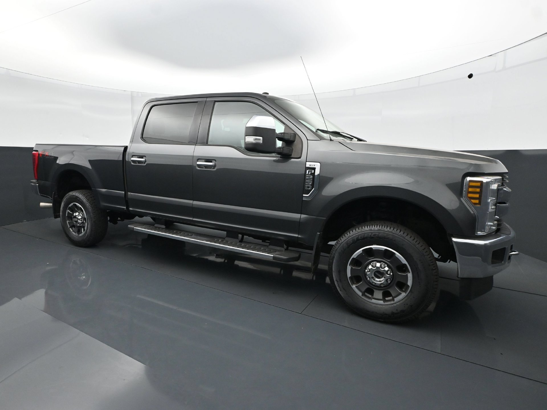 Used 2019 Ford F250 XLT w/ XLT Premium Package AWD/4WD image 9