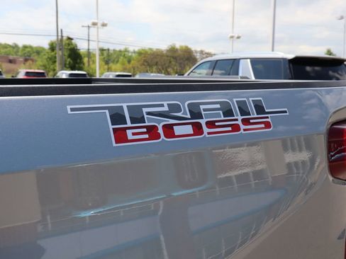 New 2026 Chevrolet Silverado 1500 Custom Trail Boss w/ LPO, Dark Essentials Package AWD/4WD image 29