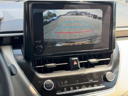 Used 2025 Toyota Corolla LE FWD image 23