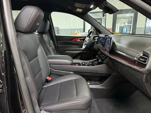 Used 2024 Chevrolet Traverse Z71 image 39