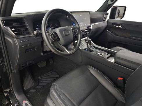 Used 2024 Lexus GX 550 w/ Cold Area Package AWD/4WD image 16