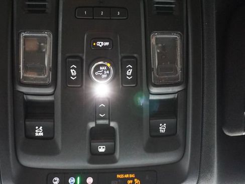 Used 2024 Chevrolet Tahoe High Country AWD/4WD image 27