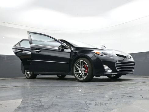 Used 2015 Toyota Avalon Limited image 40