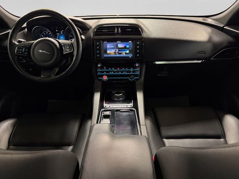Used 2018 Jaguar F-PACE Premium AWD/4WD image 17