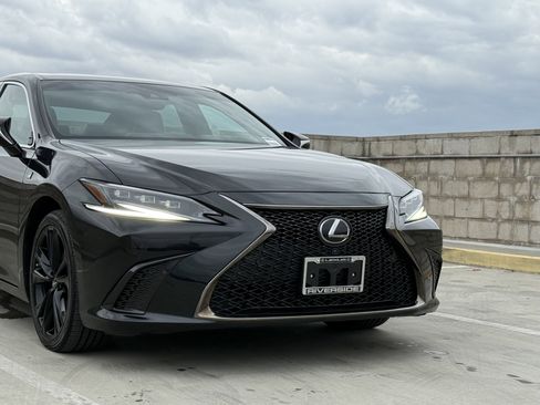 Certified 2024 Lexus ES 350 F Sport w/ Accessory Package (Z2) image 3