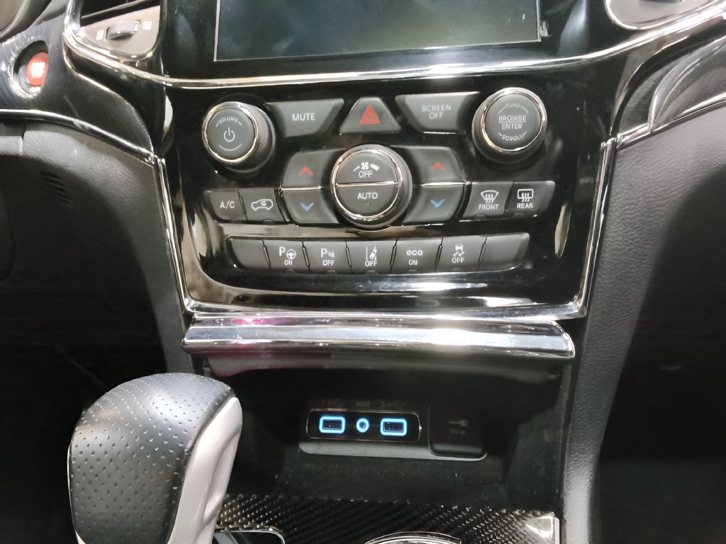 Used 2021 Jeep Grand Cherokee SRT AWD/4WD image 28