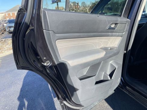 Used 2021 Volkswagen Atlas SE image 21