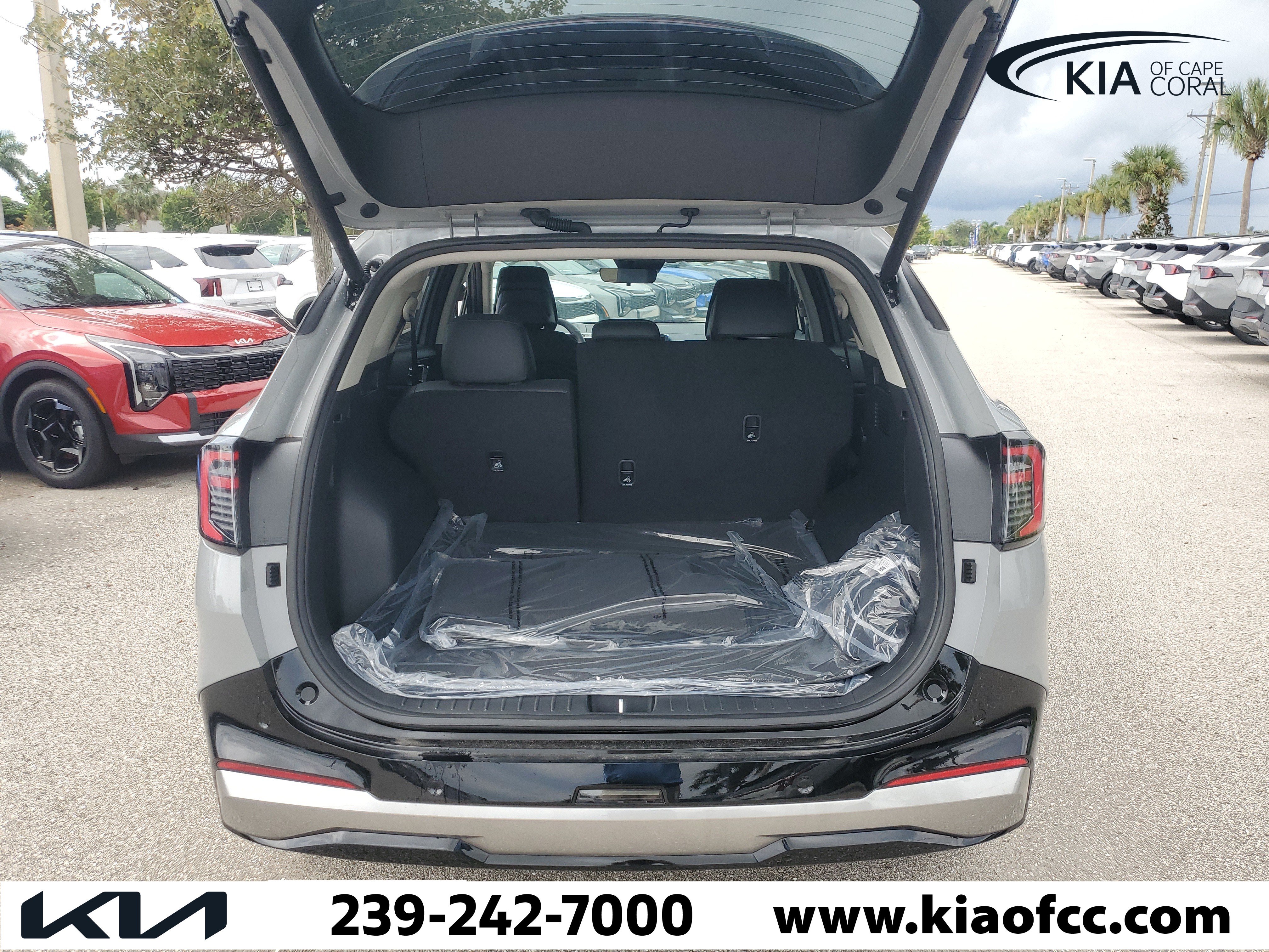 New 2026 Kia Sportage SX FWD image 6