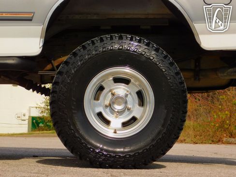 Used 1995 Ford Bronco XLT AWD/4WD image 7