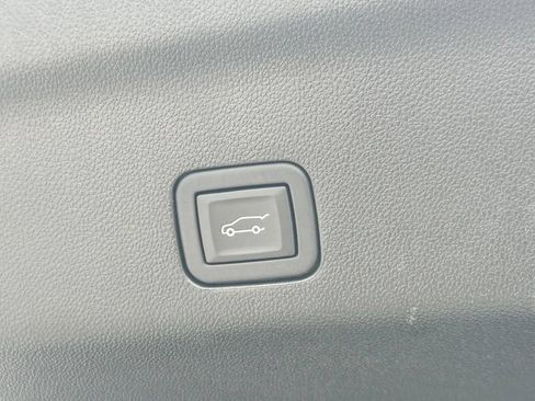 Used 2023 Chevrolet Tahoe High Country AWD/4WD image 30