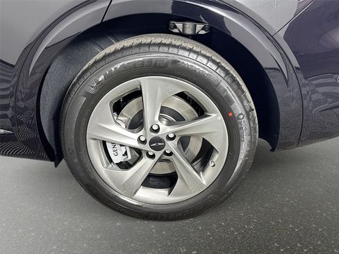 New 2026 Genesis GV70 2.5T Advanced AWD/4WD image 33